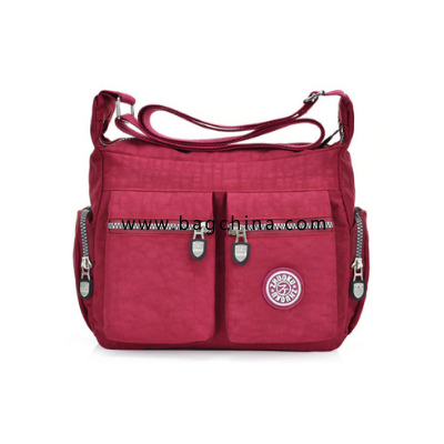 Wholesale Woman Fashion Nylon Crossbody Bag