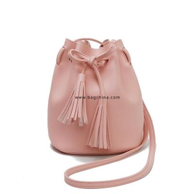 Women Bag Shoulder Crossbody Bucket Bags for Women 2019 Summer Tassel Women Bags Leather Purses Luxury Handbags Famous Brand